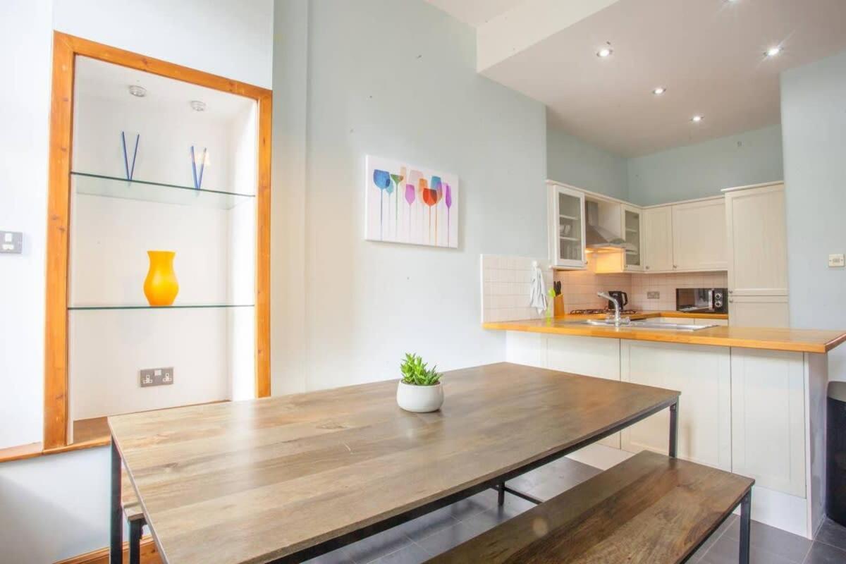 Modern, Light-Filled And Sleek West End Apartment Glasgow Exteriör bild