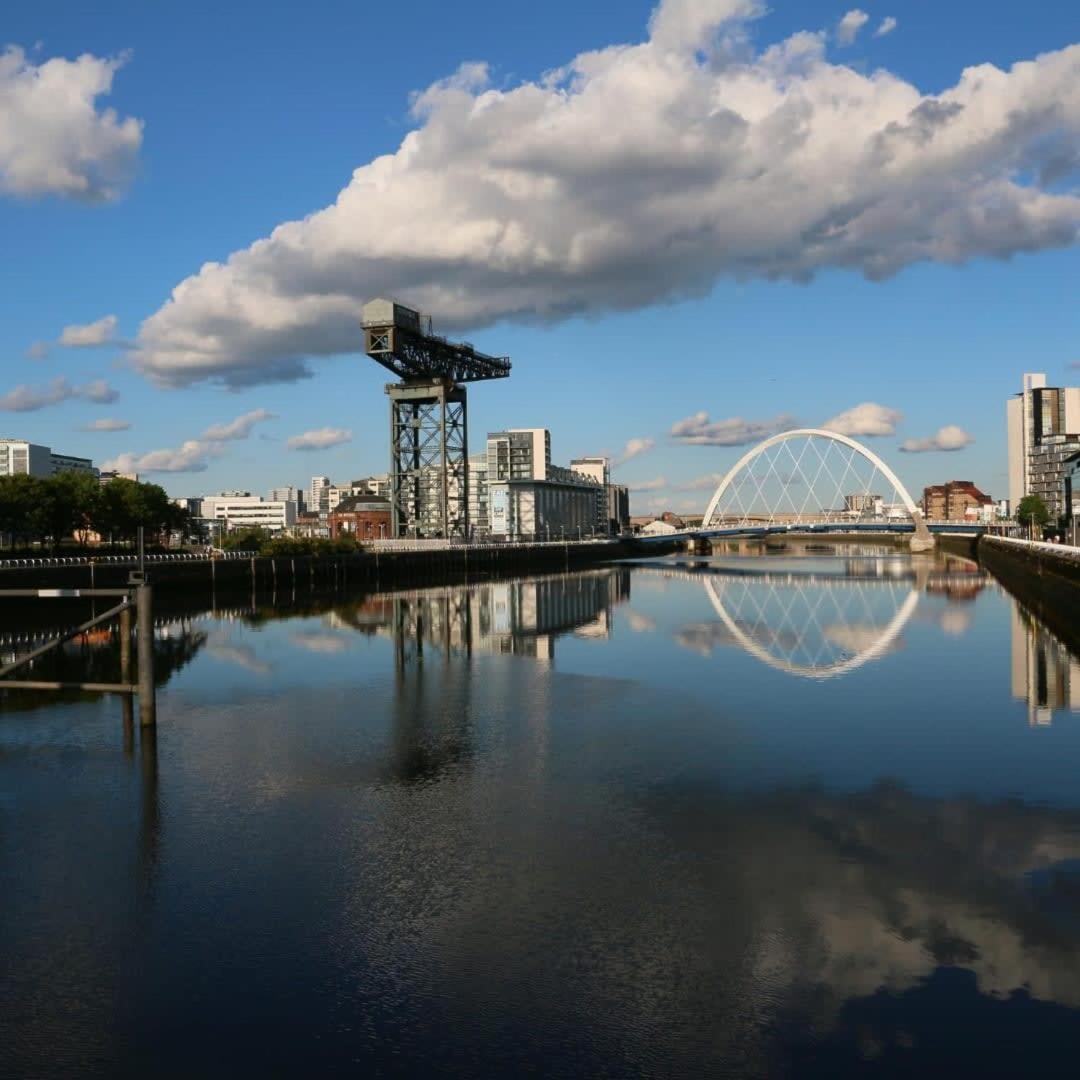 Modern, Light-Filled And Sleek West End Apartment Glasgow Exteriör bild